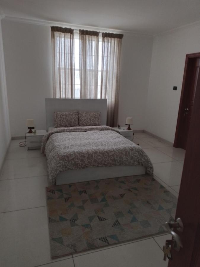 Tricia'S Place - One Family At A Time Appartement Accra Buitenkant foto