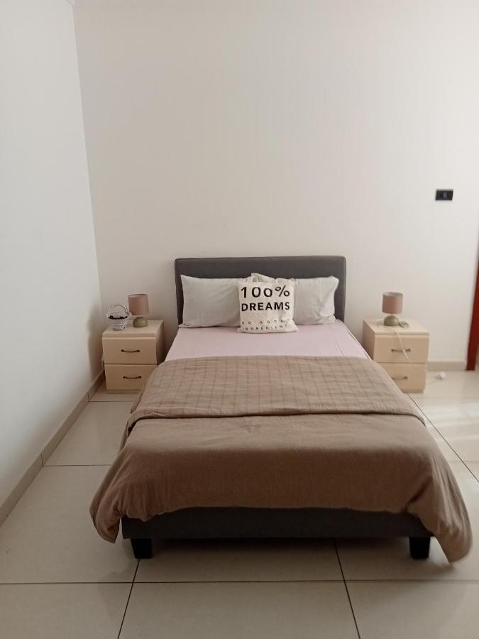 Tricia'S Place - One Family At A Time Appartement Accra Buitenkant foto