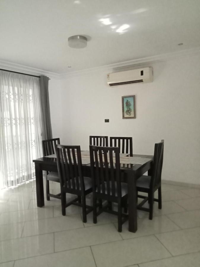 Tricia'S Place - One Family At A Time Appartement Accra Buitenkant foto