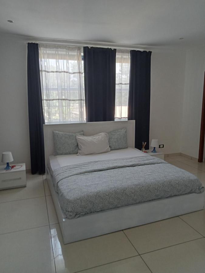 Tricia'S Place - One Family At A Time Appartement Accra Buitenkant foto